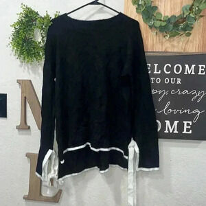 Crown& ivy black sweater size large